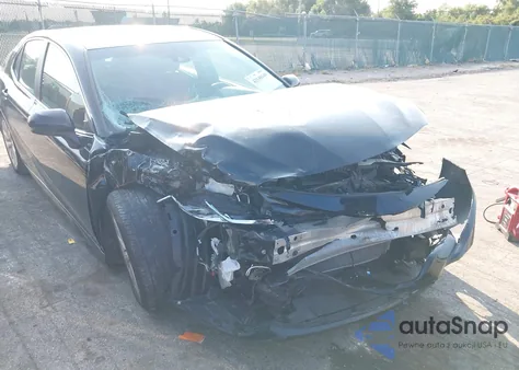 2018 Toyota Camry Le из США, поврежденный, VIN 4T1B11HKXJU621124